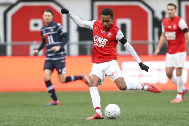 定了他在球 定了他在球